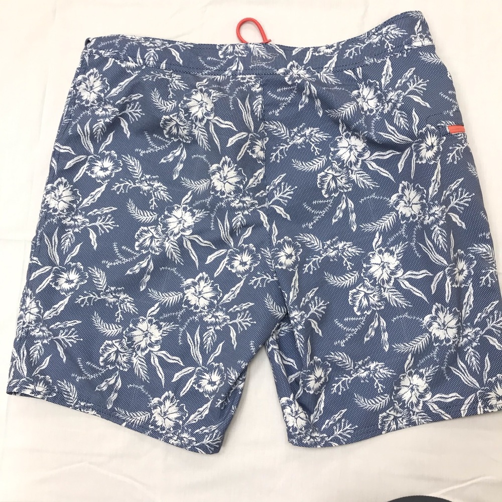 vineyard vines board shorts - Picture 5 of 5